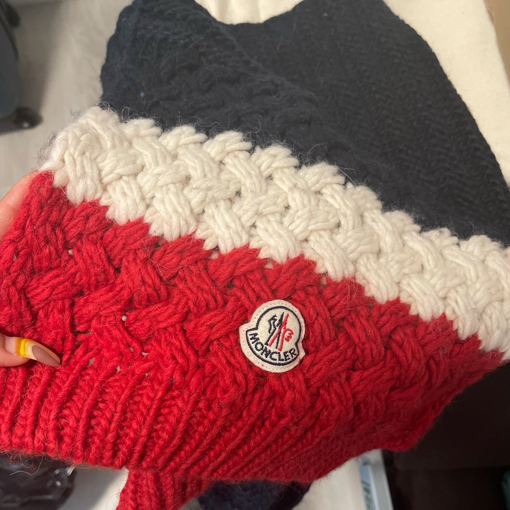 Moncler Wool scarf